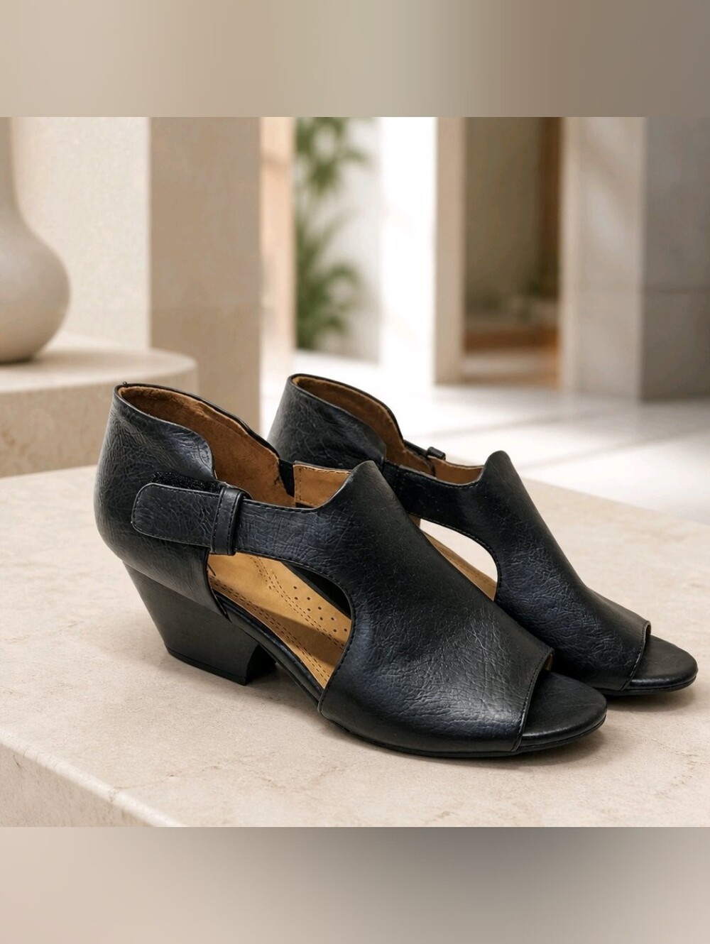 Natural Soul Black Cutout Peep-Toe Low Heel Mules Wms Size 9 Excellent Condition
